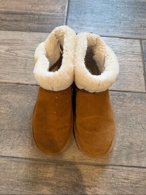 Koolaburra Suede Shearling Clog in Chestnut